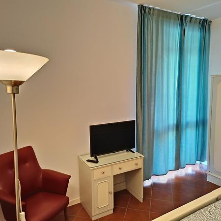 Ferienwohnung Blancohouse Viale Ceccarini Riccione Exterior foto